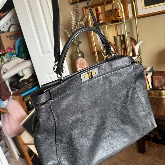 Fendi Peekaboo Large Bag in Black and Zucca Monogram Lining - Picture 3 of 11